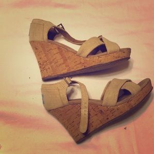 Toms Wedges